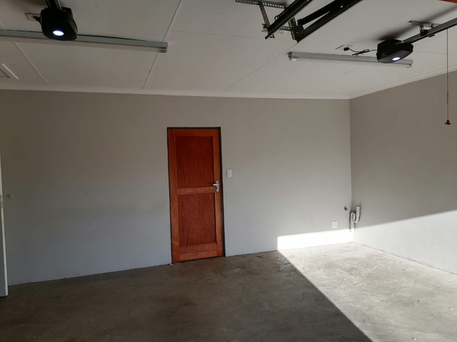 4 Bedroom Property for Sale in Bloemspruit Free State